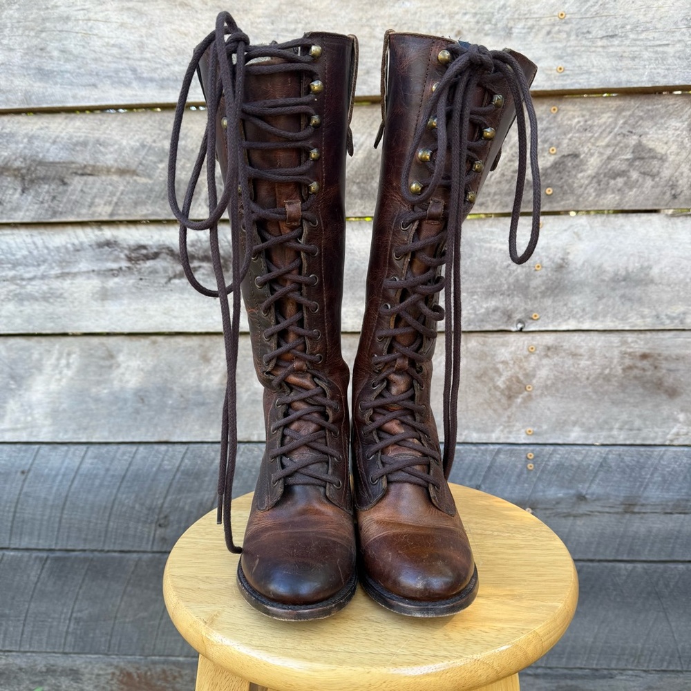 FREEBIRD GRANNY BOOTS 7